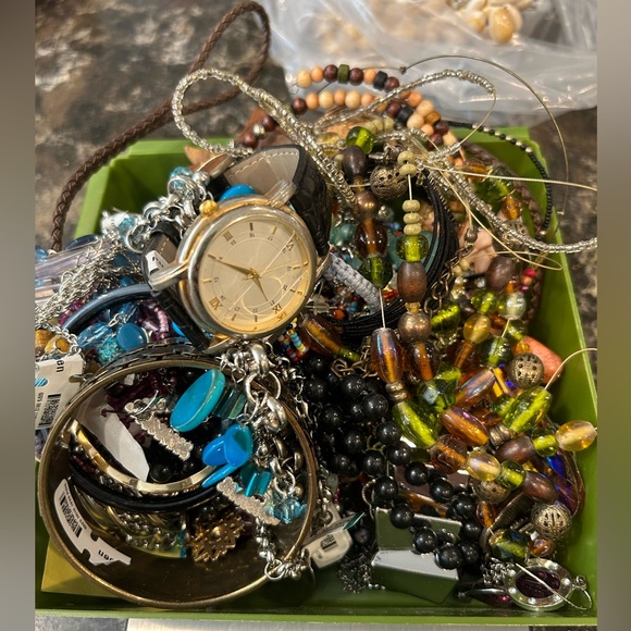 3lbs 8.6oz vintage to now repair / wear / create jewelry bag - Picture 2 of 6